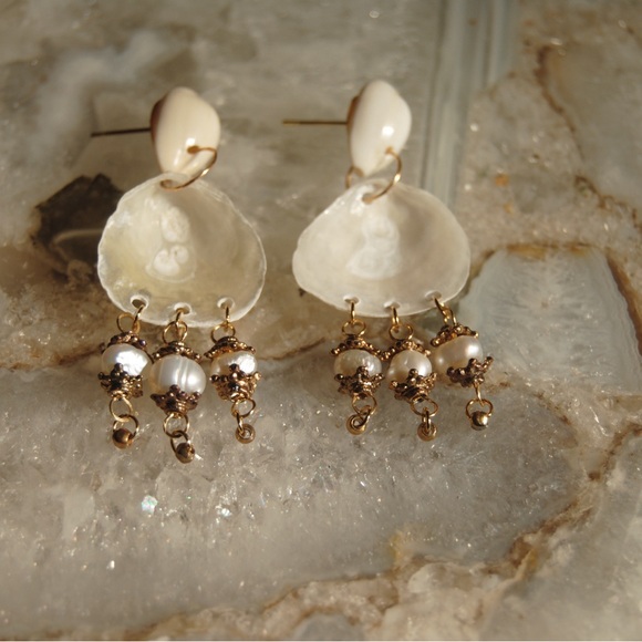 Shell & Pearl Earrings - Picture 2 of 4
